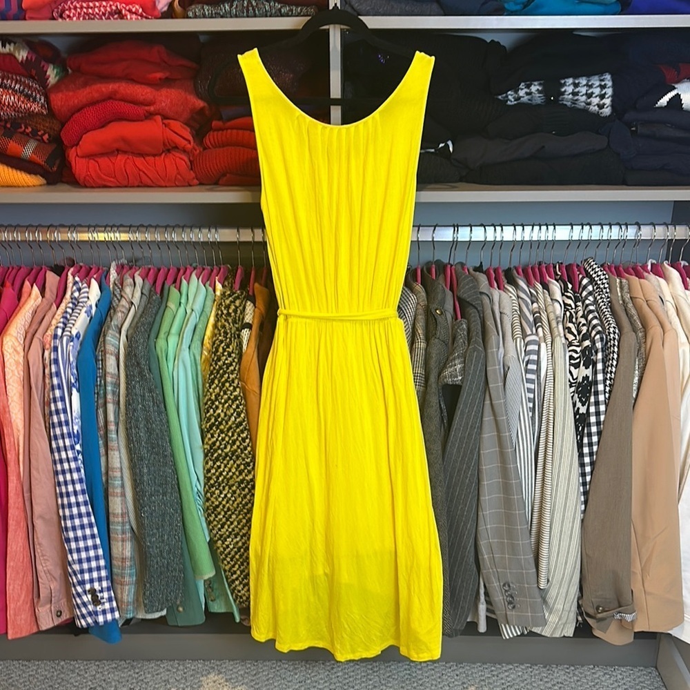 Ann Taylor yellow sleeveless belted pleated jersey knit hi low midi dress XSP